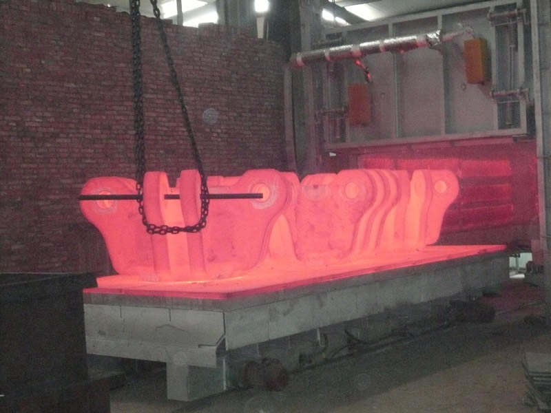 臺(tái)車式高錳鋼淬火爐